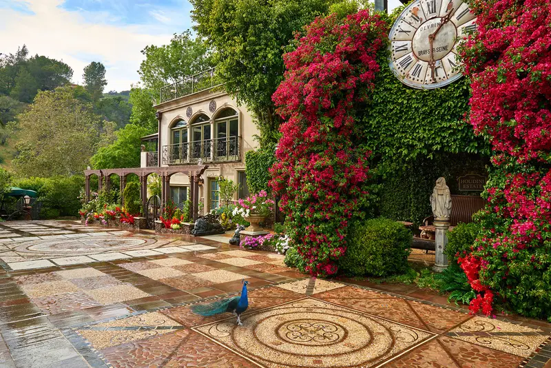 The Houdini Estate